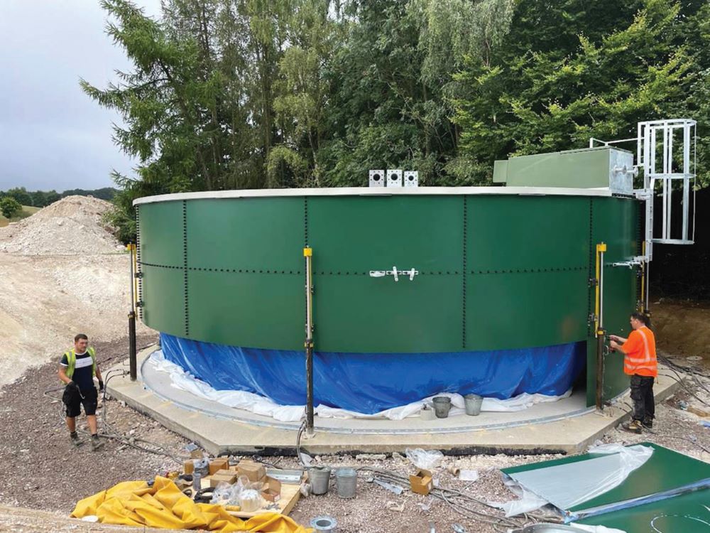 7.__Irrigation_tank_installation_on_concrete_base.jpg